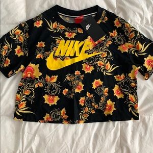 Limited edition Cropped Nike shirt